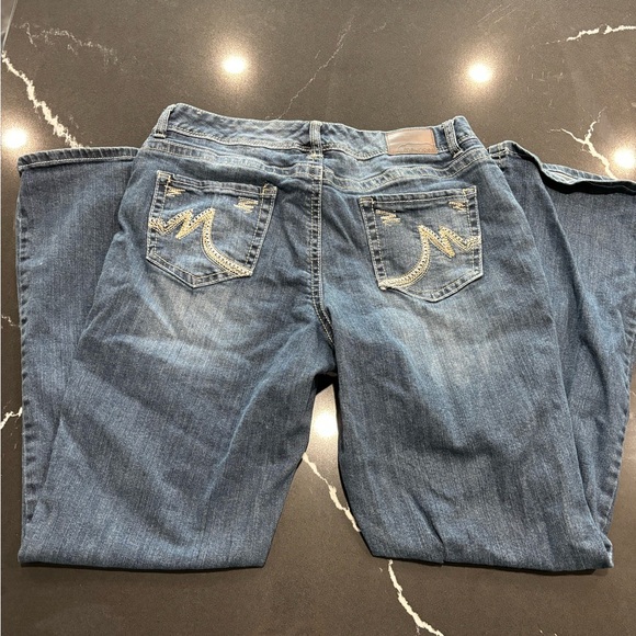 Jeans - Picture 2 of 2